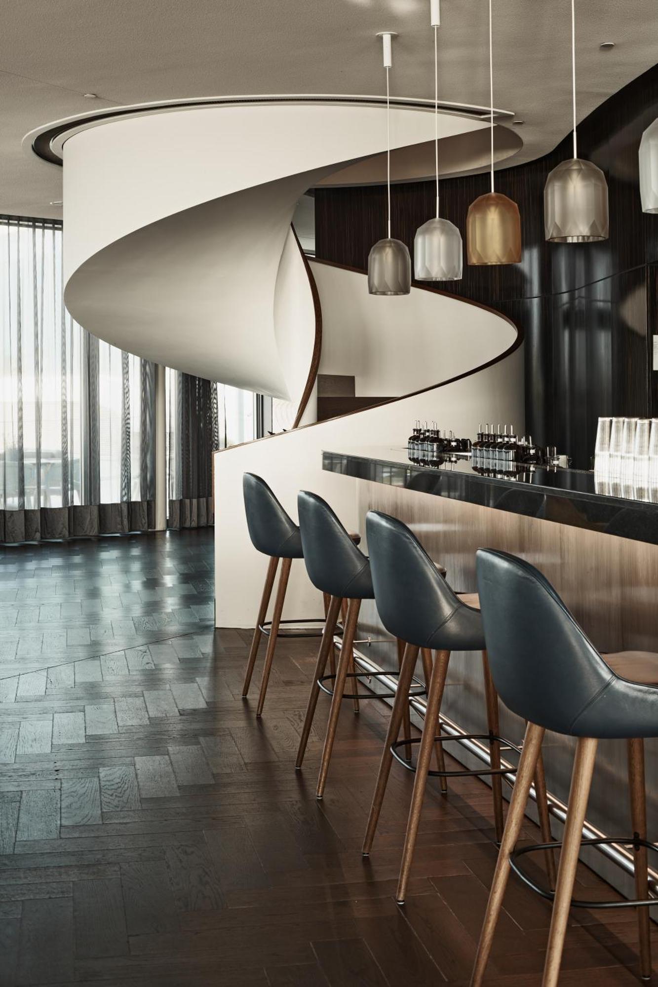 The Fontenay Hamburg Exterior foto The bar at the 101 Sky Bar
