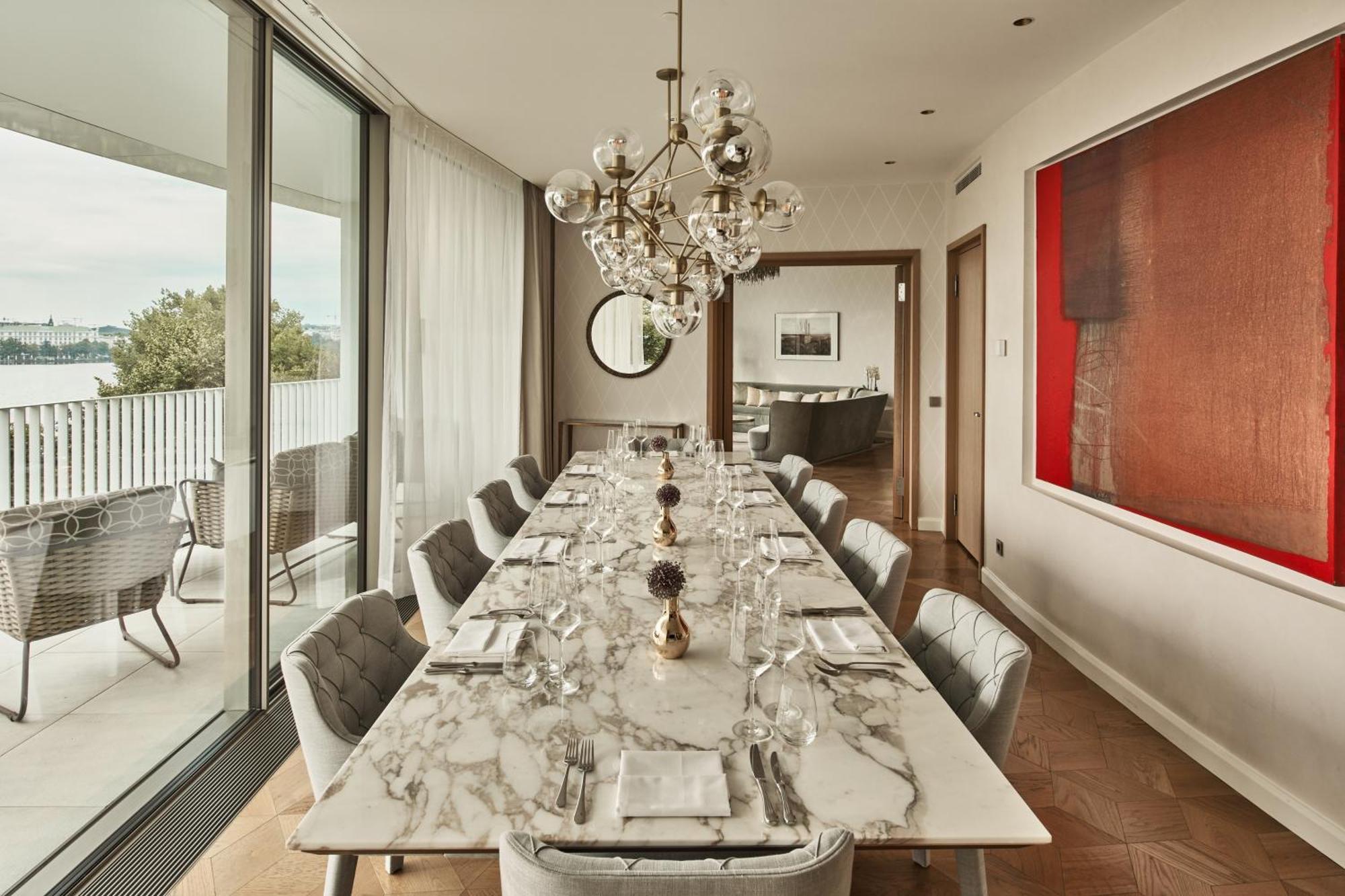 The Fontenay Hamburg Exterior foto Dining room