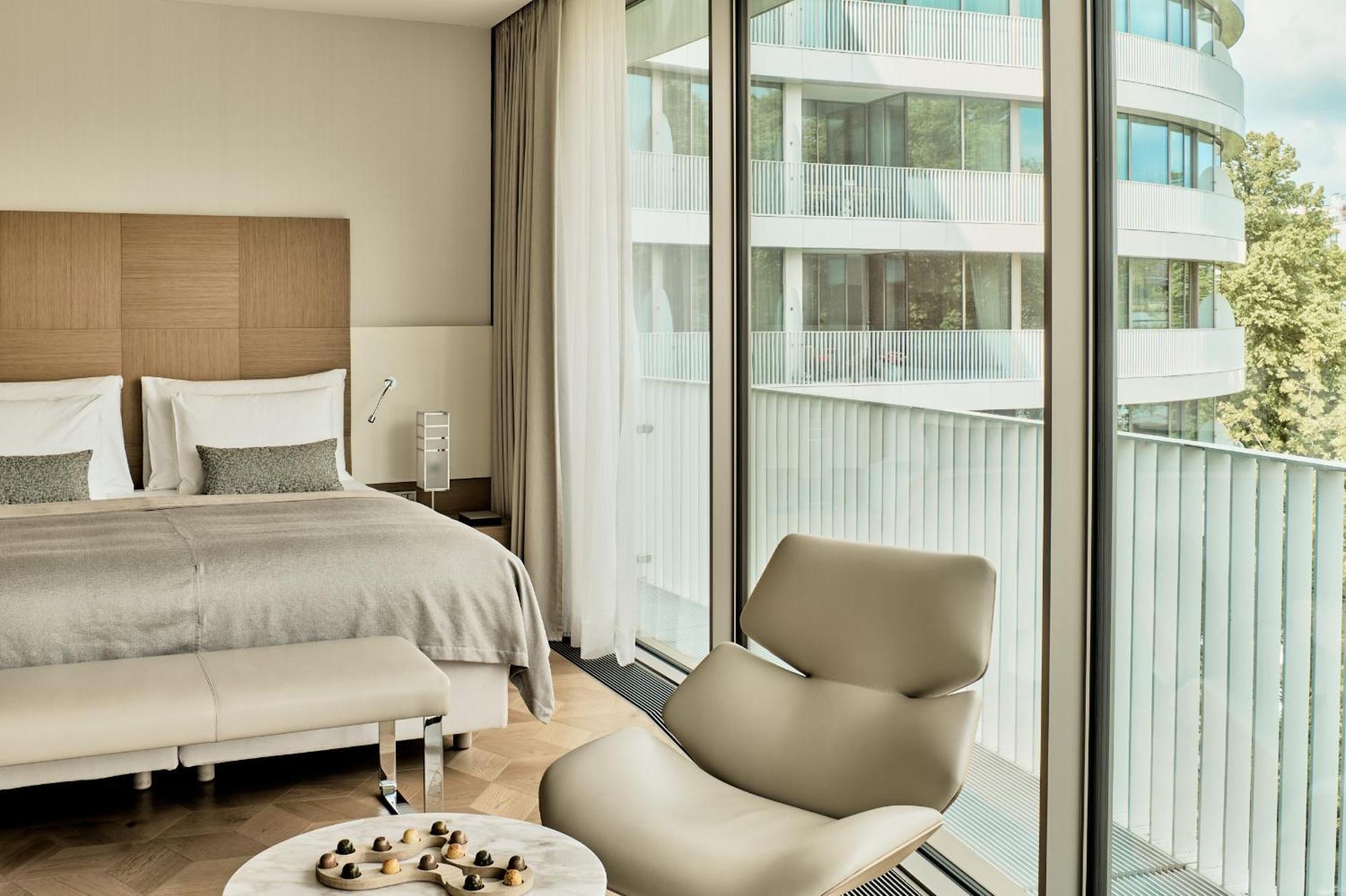 The Fontenay Hamburg Exterior foto A room at the hotel